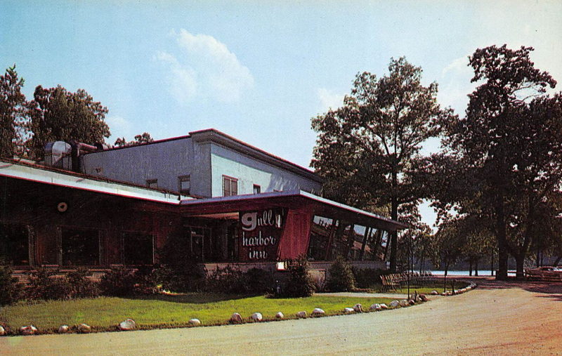Gull Harbor Inn - Vintage Postcard